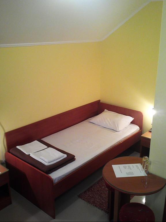Rooms Gat Subotica Habitación foto
