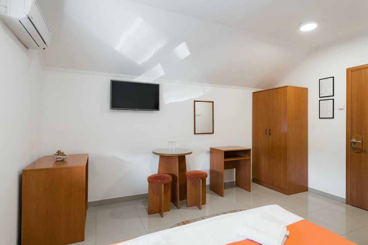 Rooms Gat Subotica Exterior foto
